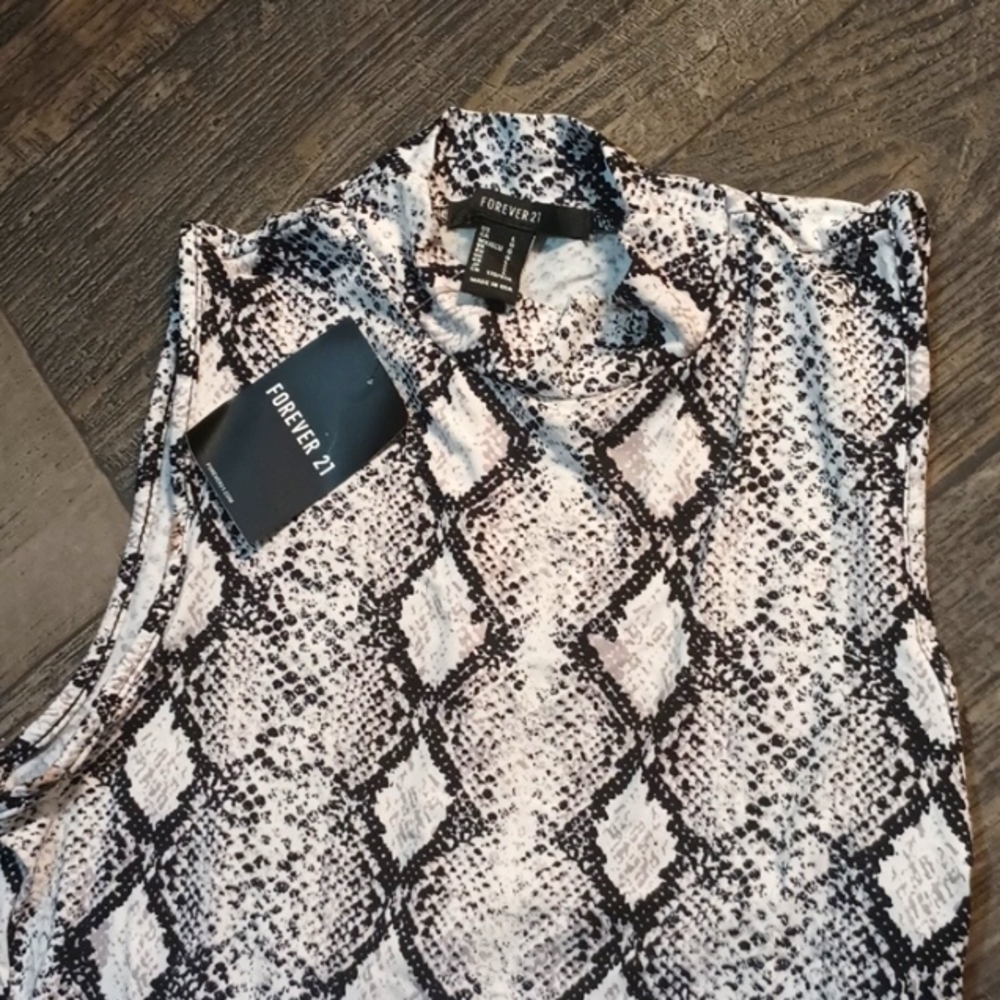 Women's Snakeskin Bodysuit - Picture 7 of 8